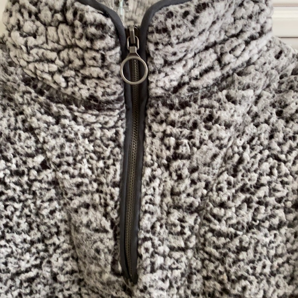 Gray warm pullover - Picture 2 of 3